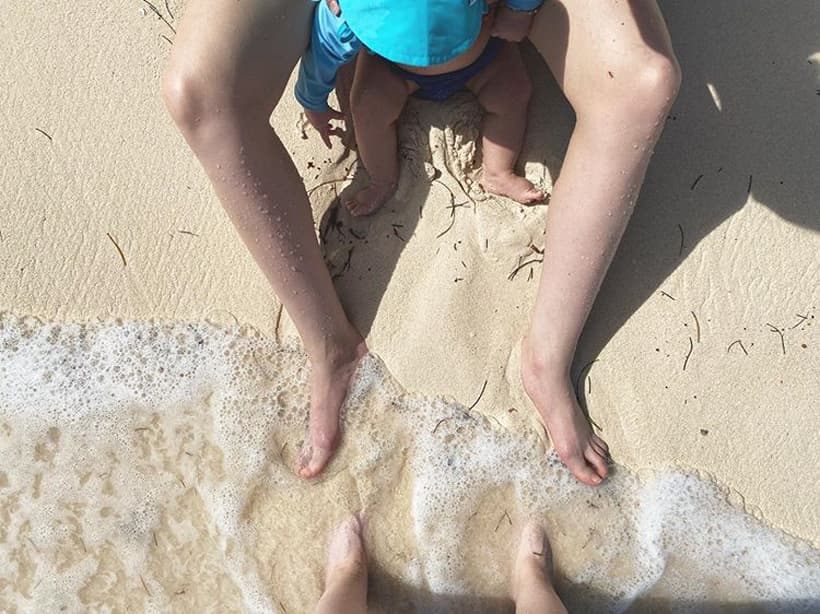 Joy está concentrada en su carrera musical y en disfrutar al máximo su etapa como madre junto a Diana, por ello compartió el pasado 1 de noviembre una imagen en la que aparecen las tres a la orilla de la playa con el texto “mi universo se llenó”.