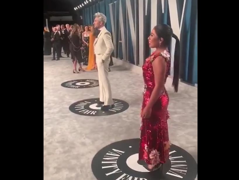 La originaria de Tlaxiaco, Oaxaca, desfiló por la alfombra roja de la exclusiva fiesta organizada por Vanity Fair, a la que acudieron otras celebridades como Eiza González, Heidi Klum, Billie Elish, Scarlett Johansson, Salma Hayek, Paris Jackson, Charlize Theron, Gal Gadot, Michelle Rodriguez y Joaquin Phoenix.