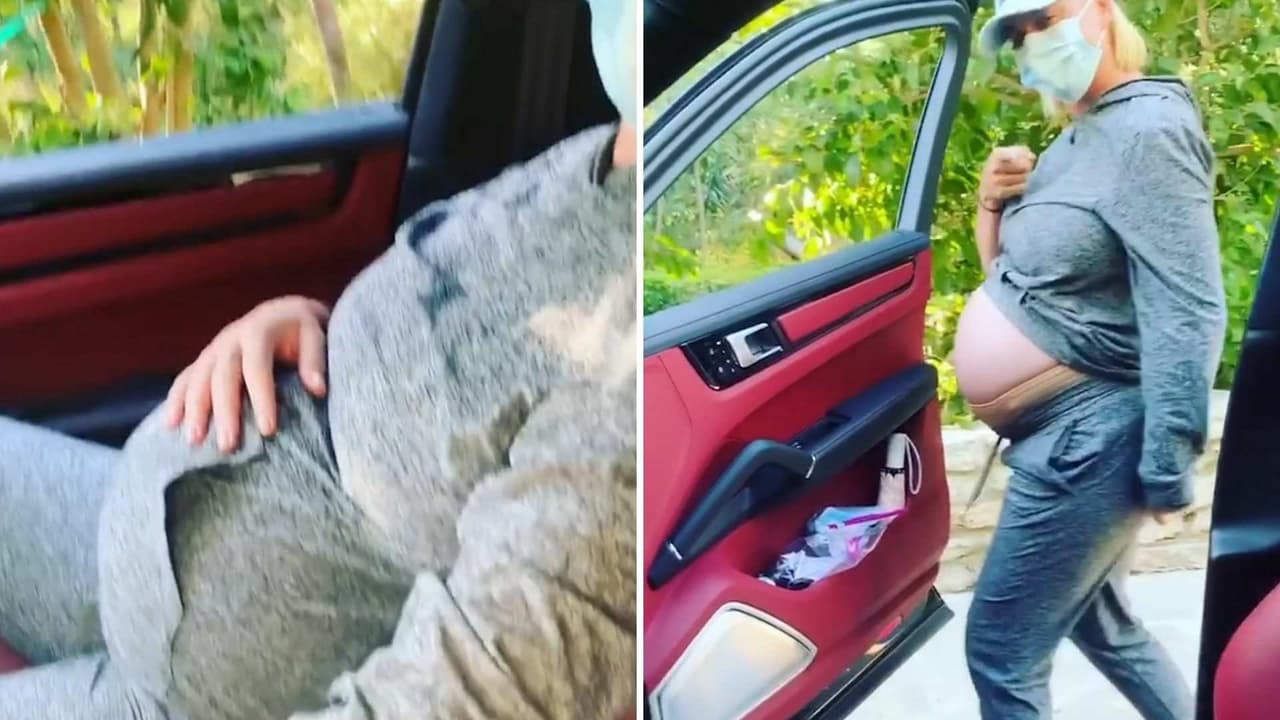 Video: Katy Perry está a punto de ‘explotar’ y aún así se atrevió a bailar al lado de su coche, mientras avanzaba