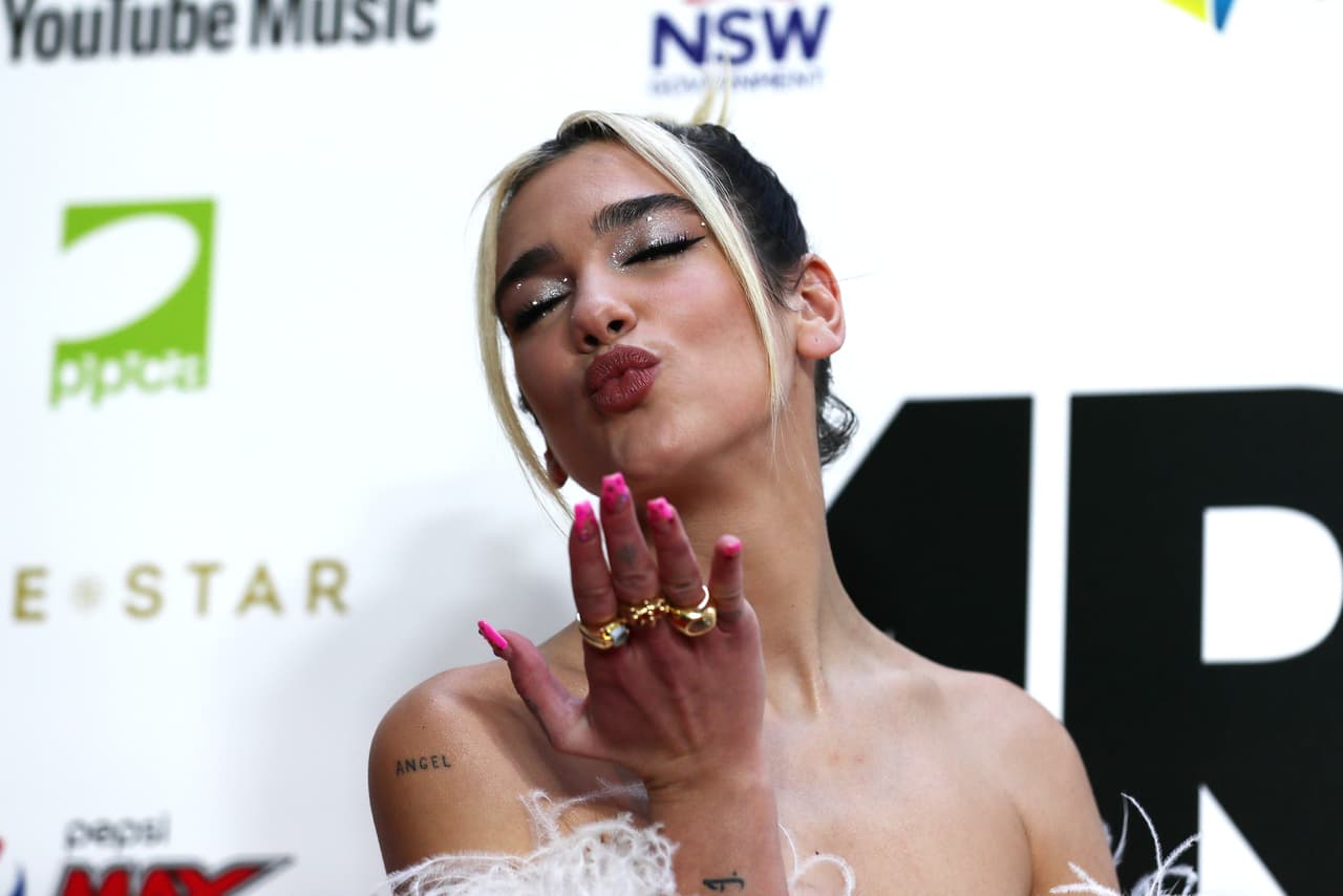 SYDNEY, AUSTRALIA - NOVEMBER 27: Dua Lipa arrives for the 33rd Annual ARIA Awards 2019 at The Star on November 27, 2019 in Sydney, Australia. (Photo by Mark Metcalfe/Getty Images)