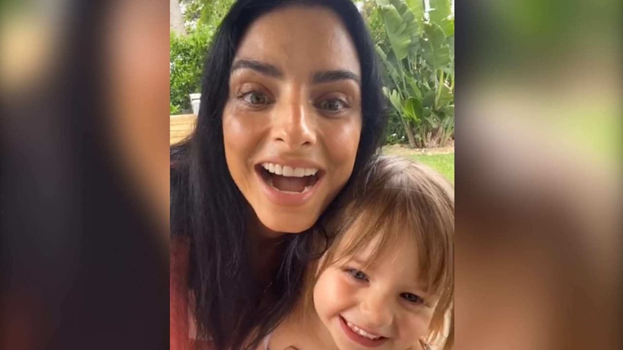 Kailani enternece cantando ’Twinkle, Twinkle, Little Star’ junto a Aislinn Derbez (Video)