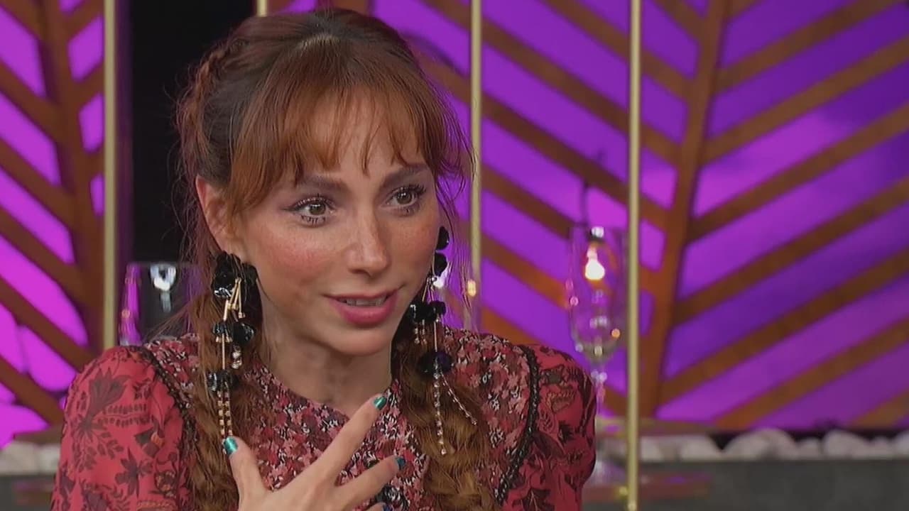 Natalia Téllez admite que se le han acercado 'amistades' por ser famosa