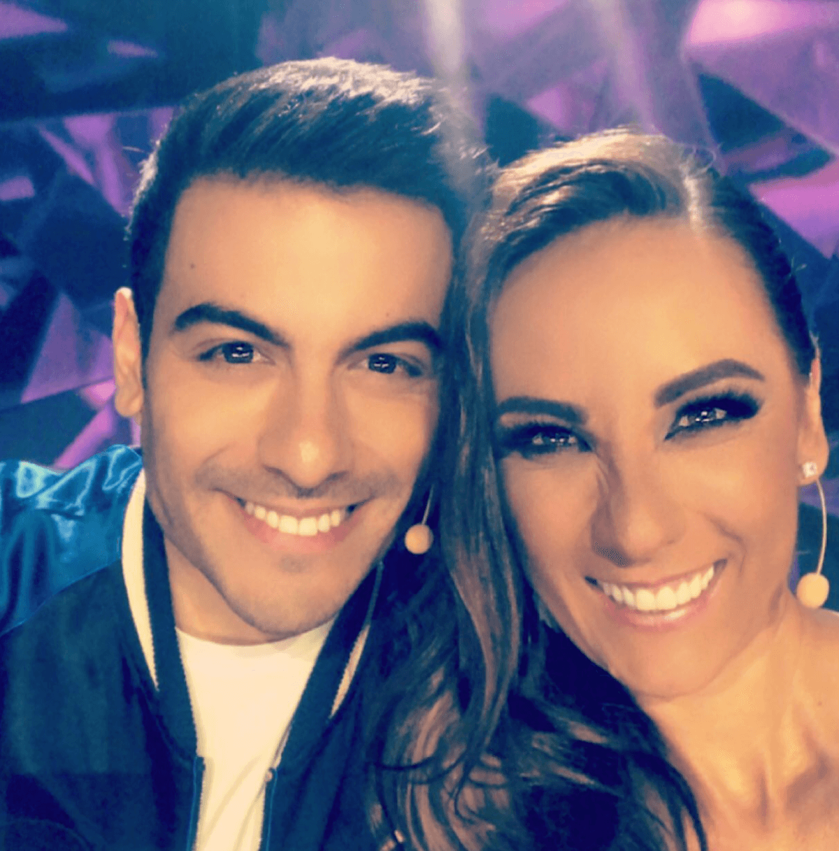Consuelo Duval felicita a Carlos Rivera y le hace tremendo piropo
