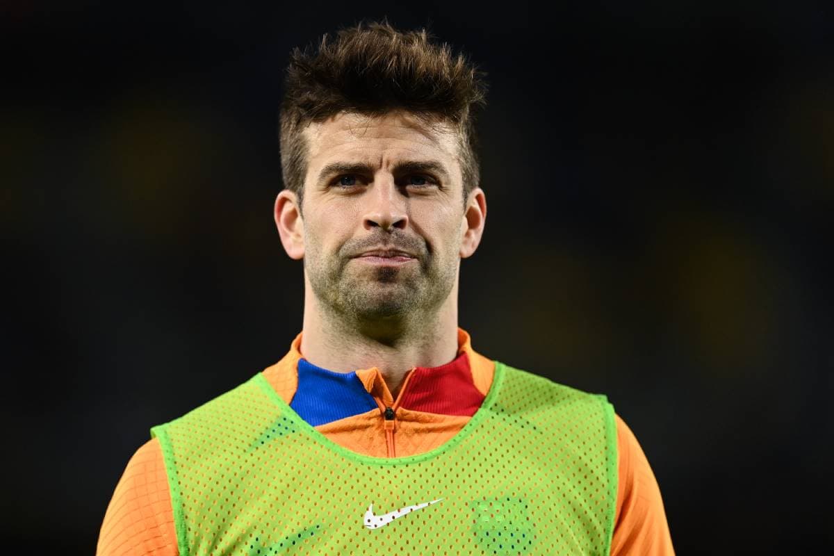 Piqué es captado muy cariñoso con su supuesta novia en un concierto