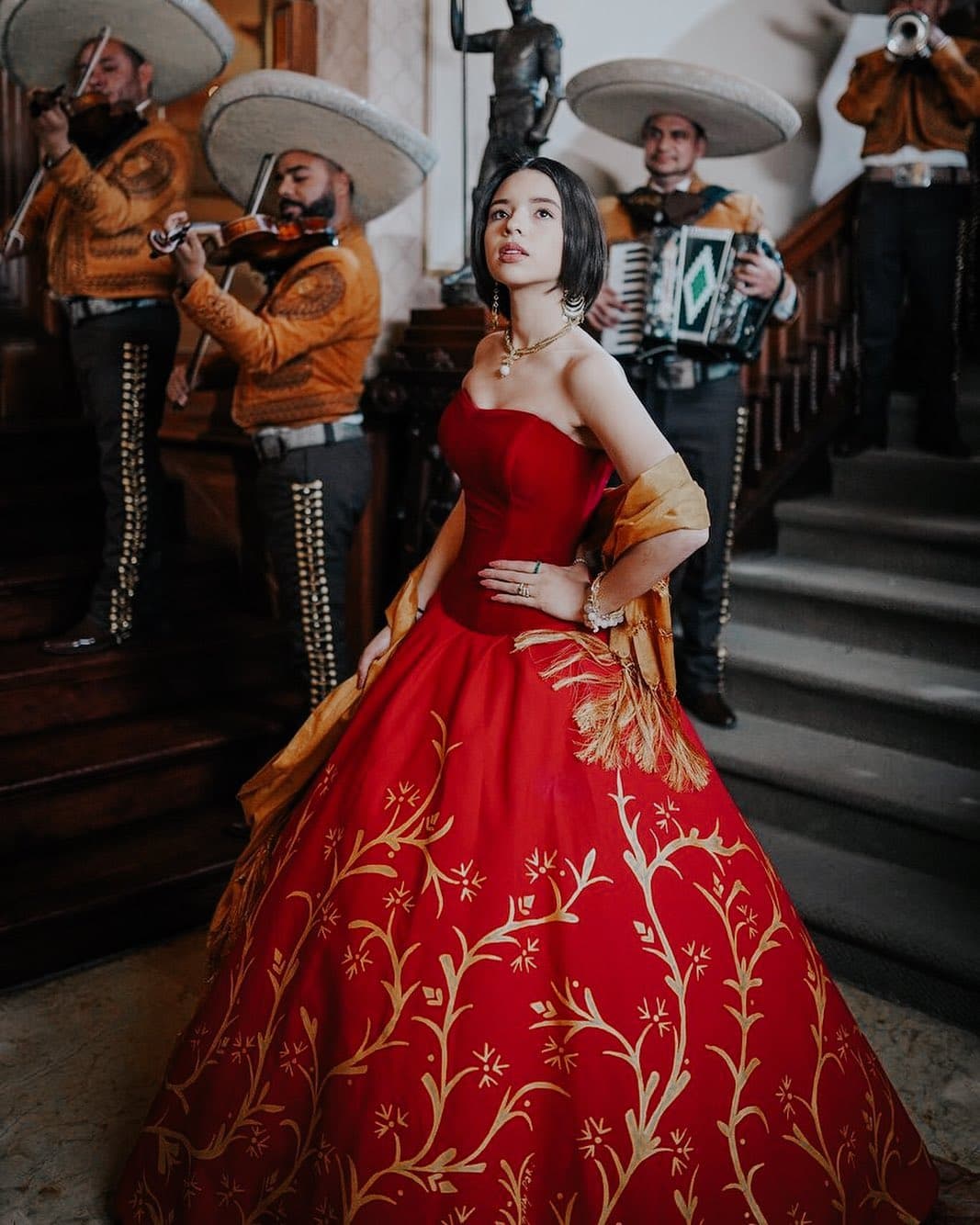 Angela Aguilar será una de las presentadoras del evento.