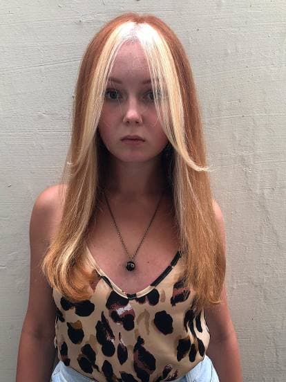 Esta tendencia sin duda devuelve la nostalgia noventera de famosas que “rockearon” el estilo, como Geri Halliwell de Spice Grils, Drew Barrymore y hasta la misma Jennifer Aniston durante sus inicios en Friends (2000).