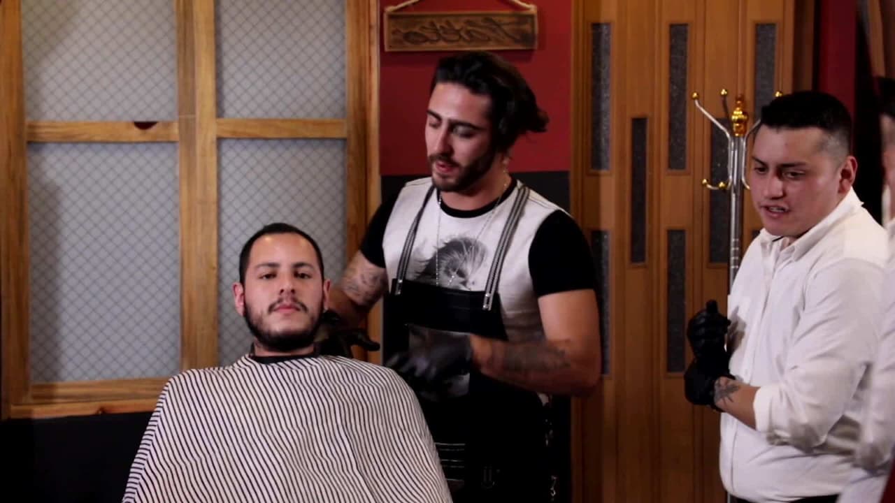 ‘El Potro’ se convierte en barbero