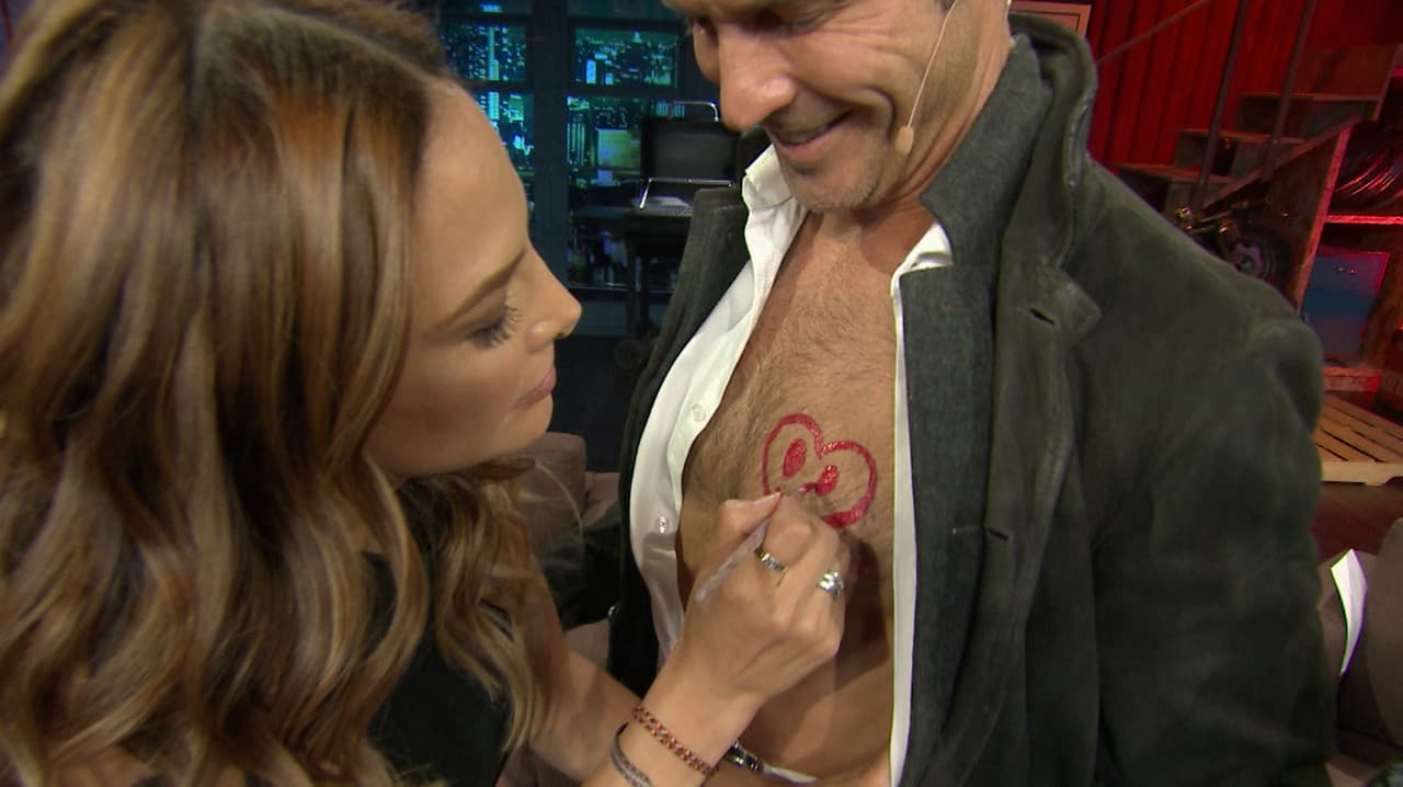 Los miembros toman clase breve de Body Paint -  Parte I