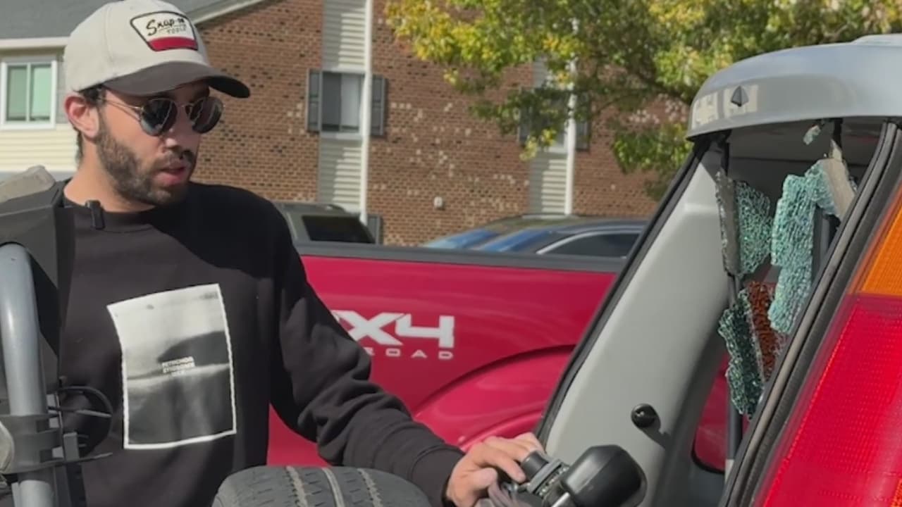 Varios vehículos amanecen con los vidrios destrozados en un complejo residencial en Raleigh