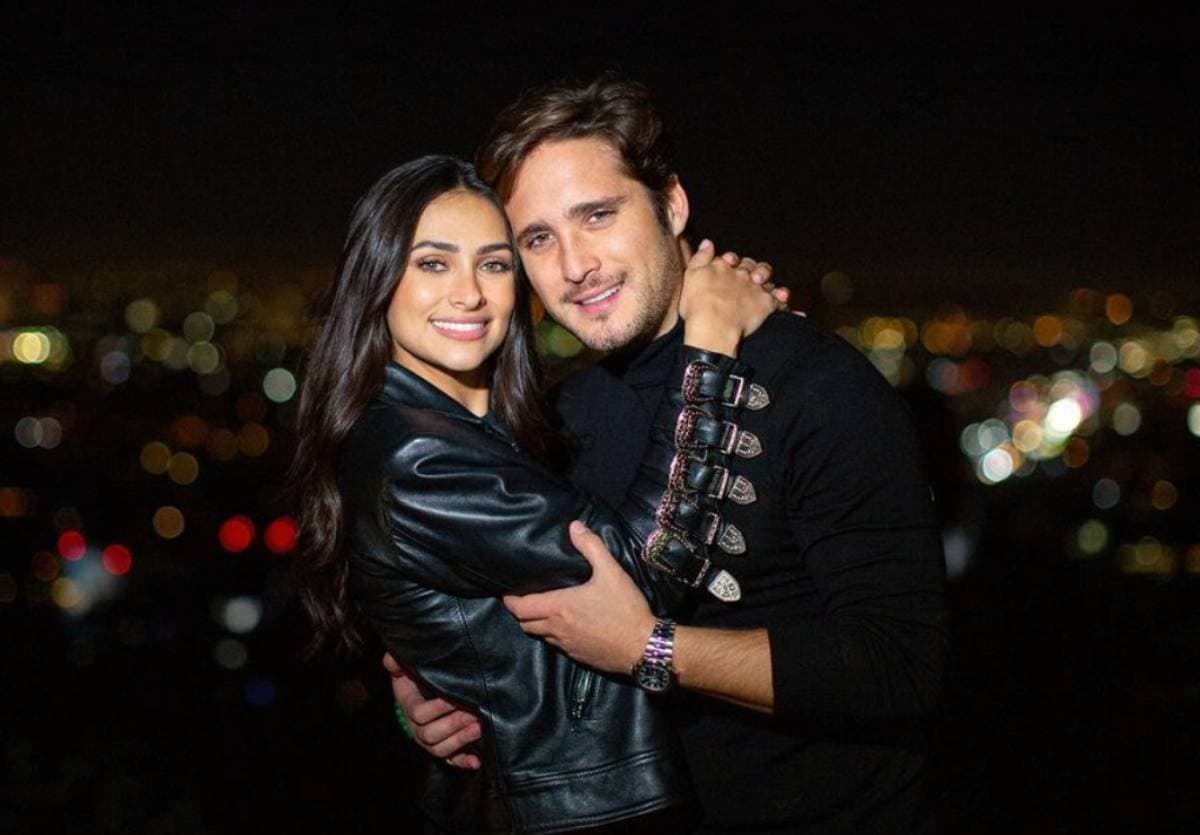 Diego Boneta celebra sus 31 años junto a Renata Notni
