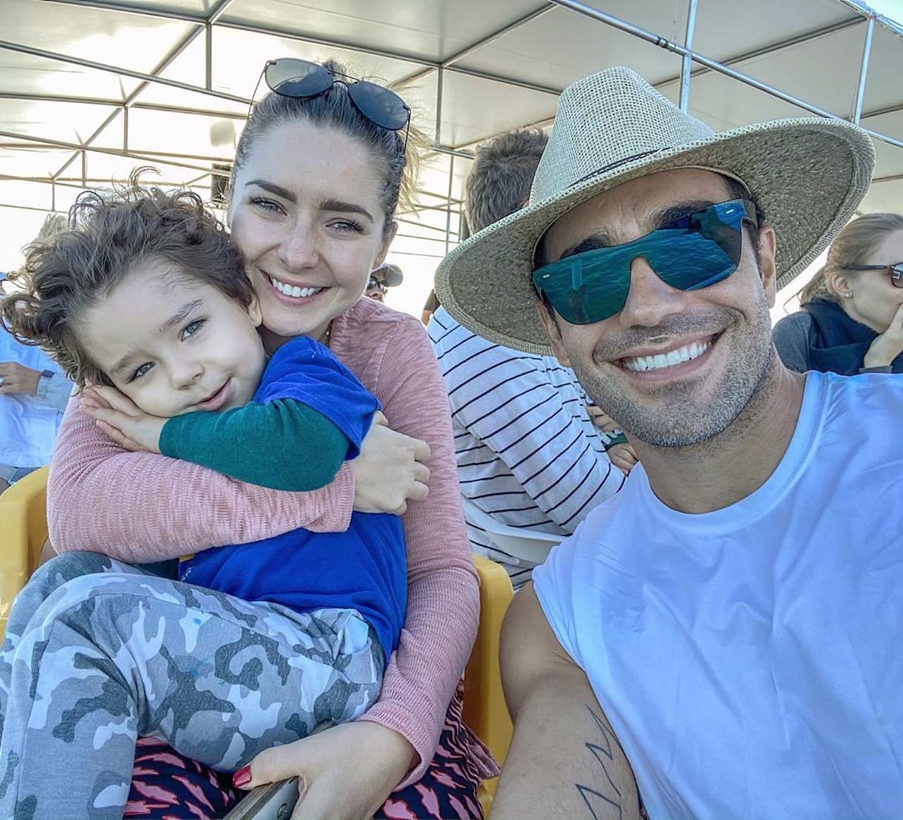 Marcus Ornellas junto a Ariadne Díaz y su hijo Diego