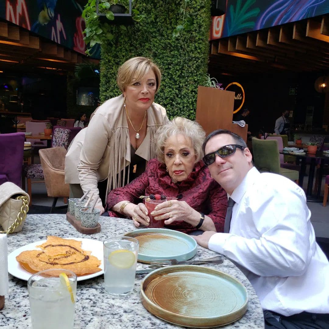 Luis Enrique Guzmán aclara si hay pleito con su hermana Sylvia Pasquel