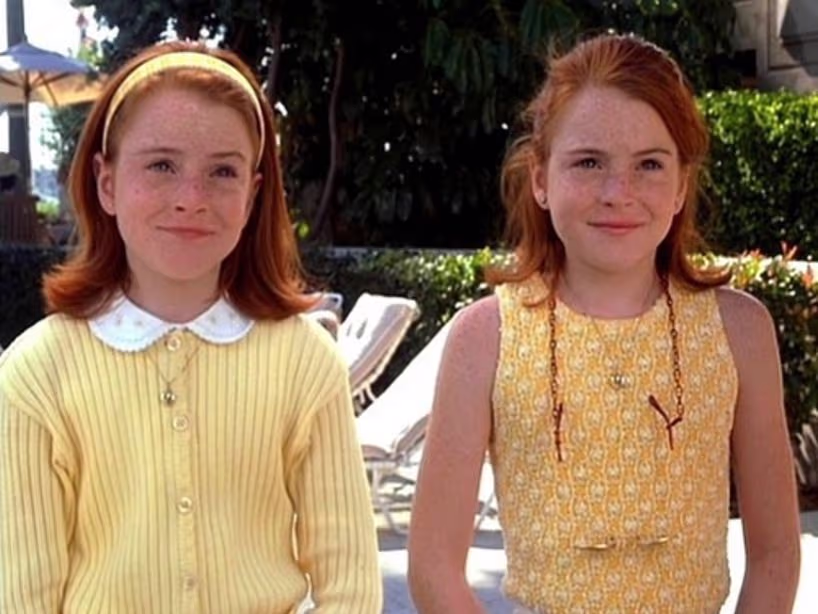Annie y Hallie Parker James, las gemelas que se encontraron en un campamento y decidieron cambiar de identidad para reunir a sus padres, cumplirían años este 11 de octubre. En la película el personaje estaba por cumplir 12 horas, hoy tendría 38; checa como han cambiado los integrantes del elenco.