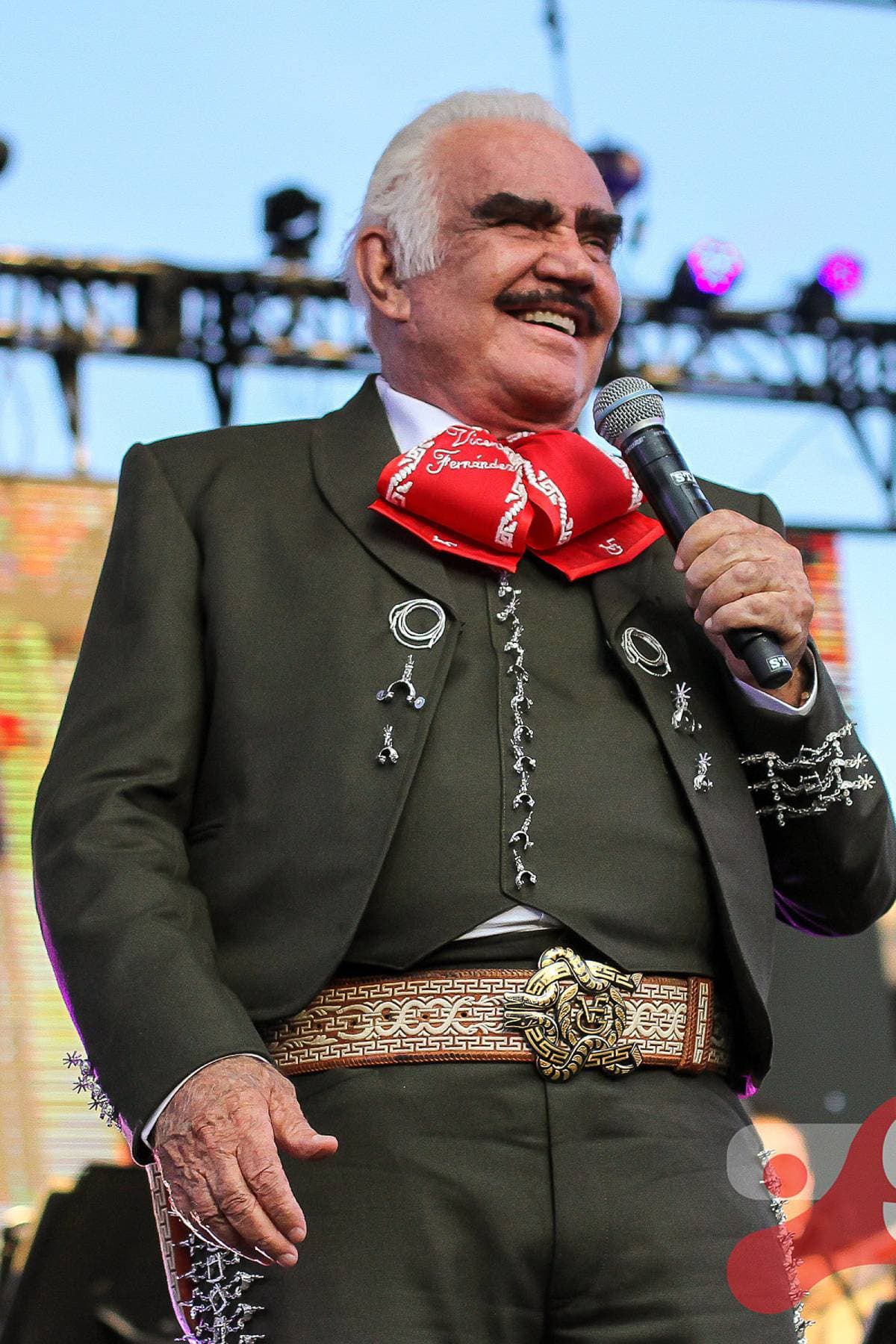 Muere Vicente Fernández
