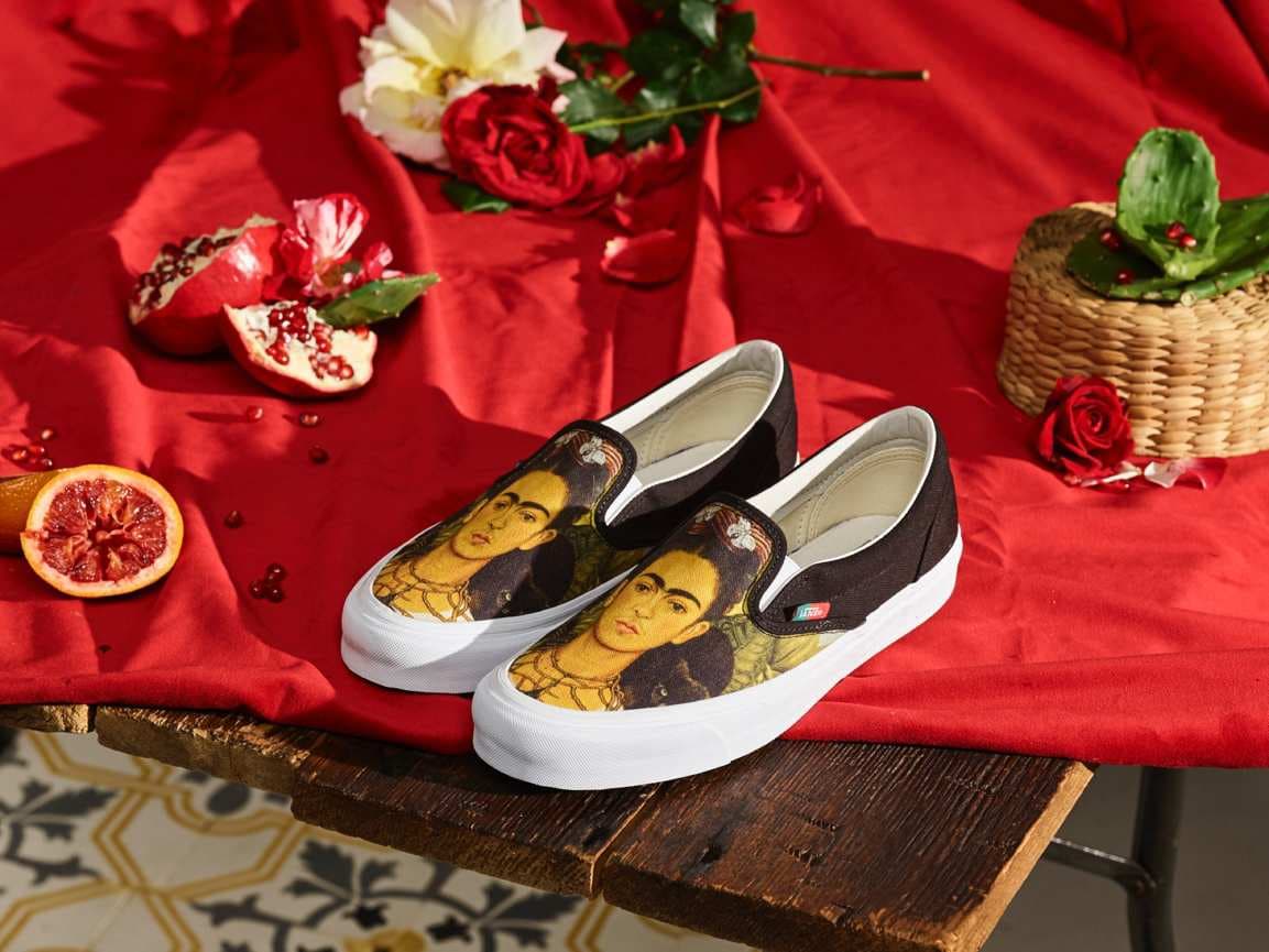 Y finalmente, en el estilo OG Slip On LX aparece la obra “Autorretrato con collar de espinas y colibrí” (1940).