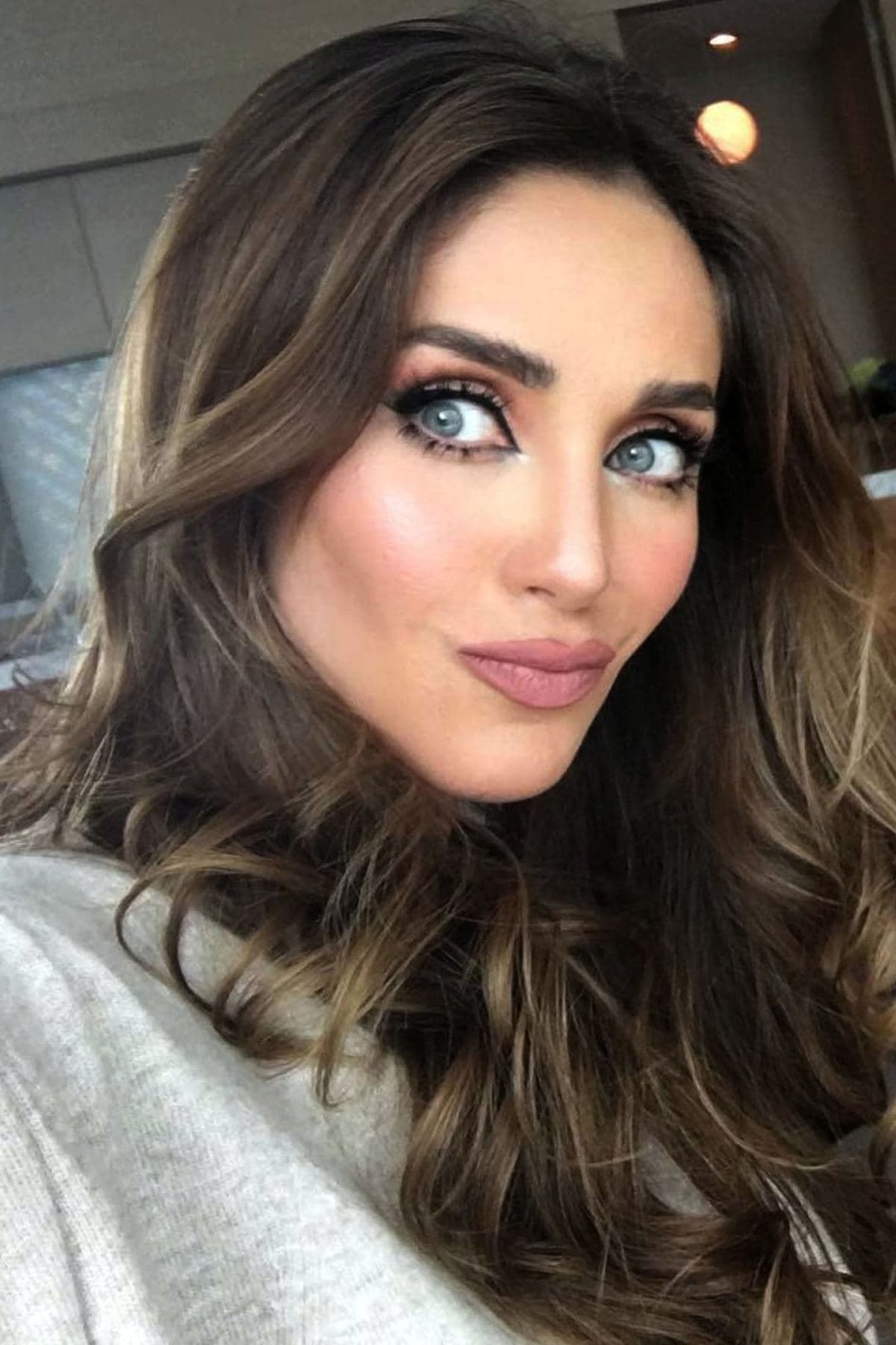 Anahí muestra sus abs y revela cómo mantiene su figura