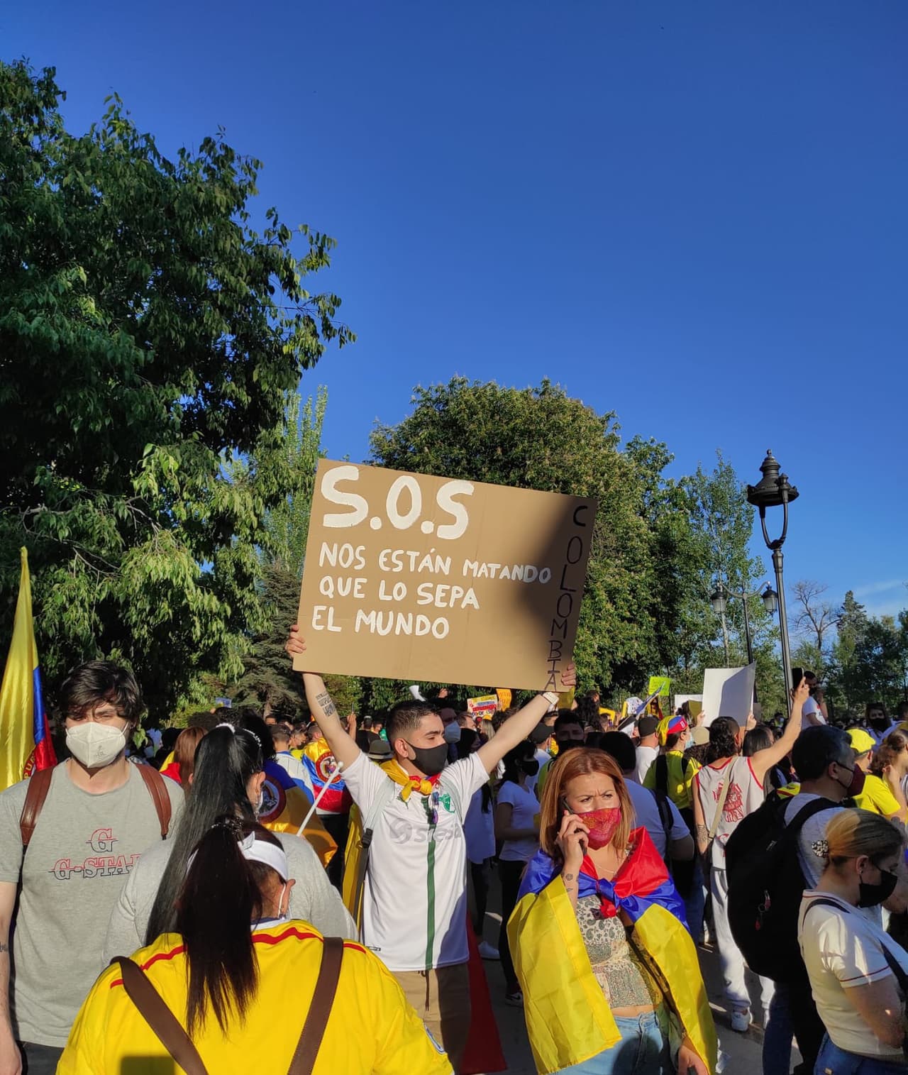 ¡Nos están masacrando!: El clamor de una activista que explica lo que está pasando en Colombia