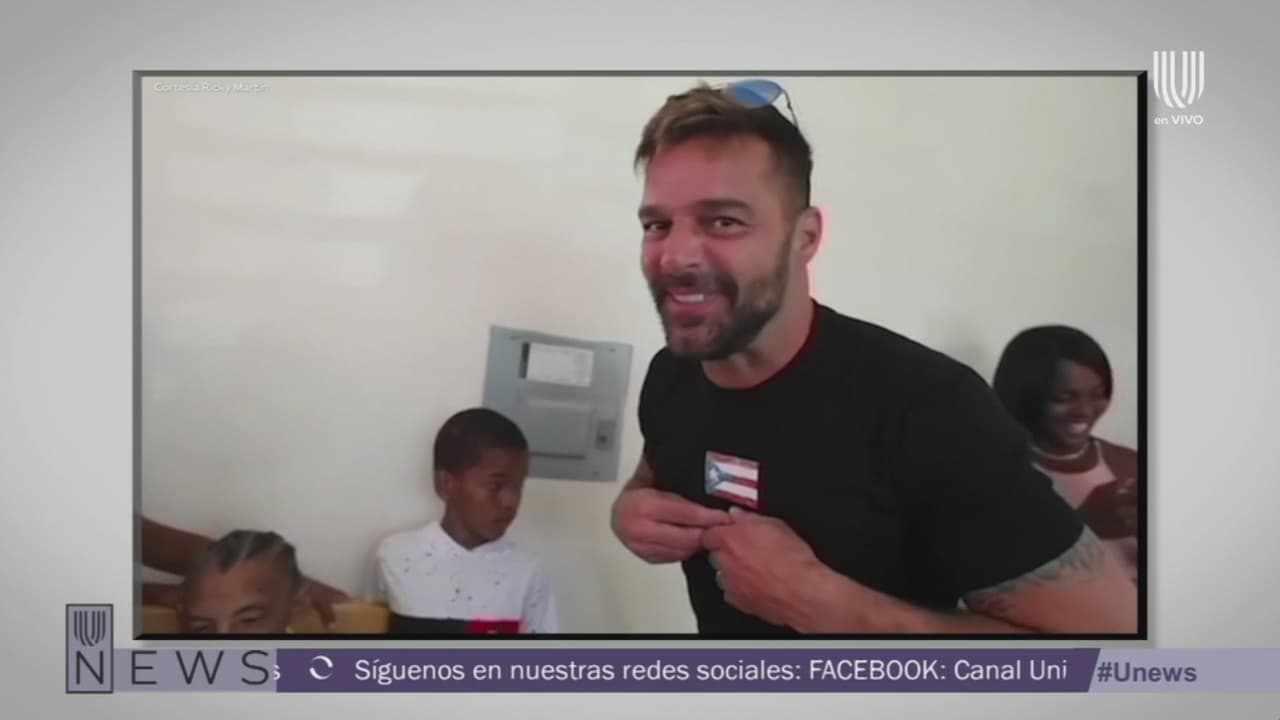 Ricky Martin entrega casas a damnificados de huracán María