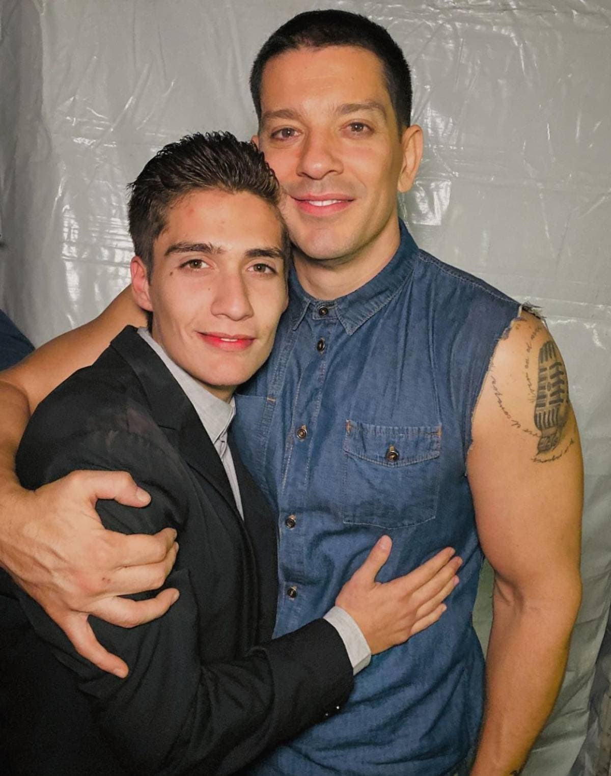 Exnovio de Tristán, hijo de Yahir, asegura que no es bisexual
