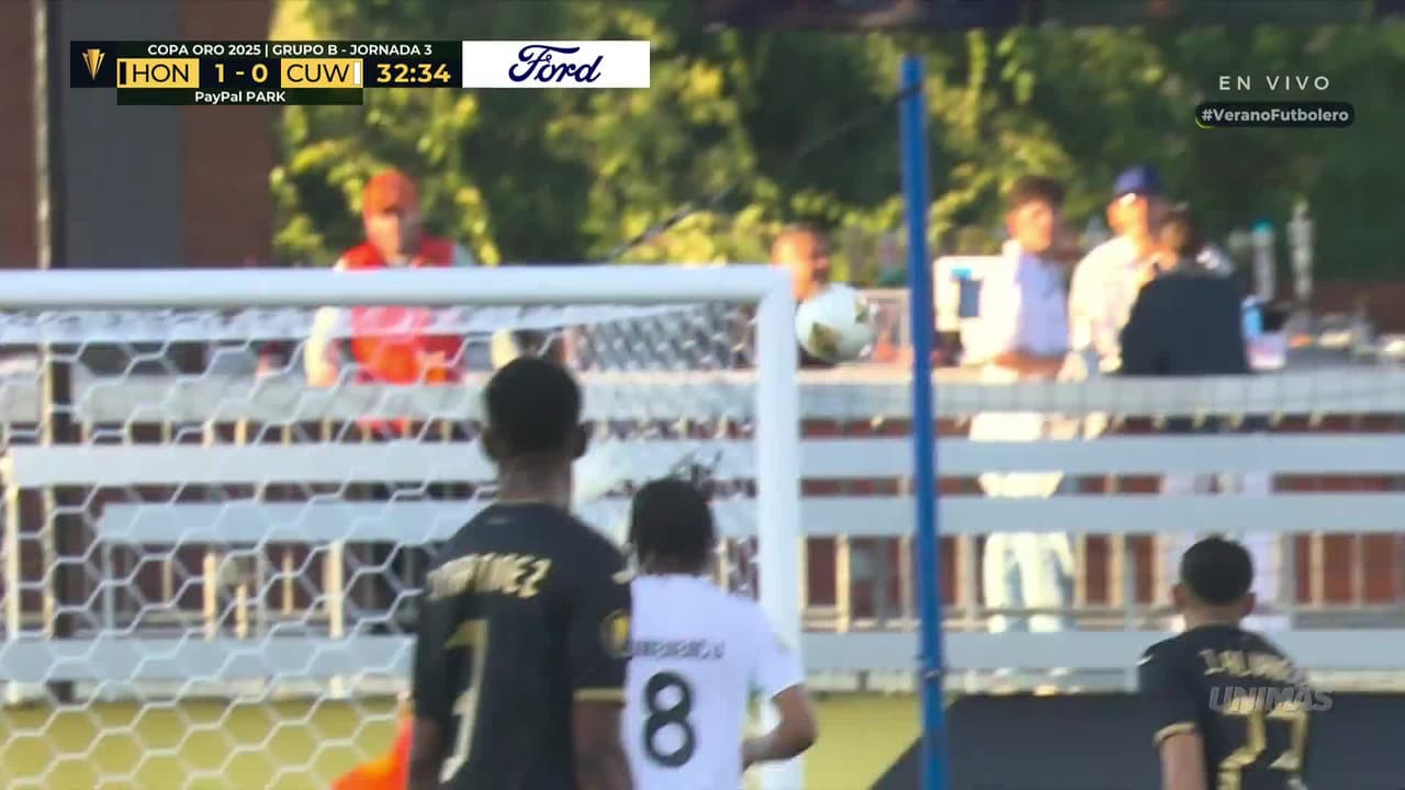 ¡Gol de Honduras! Jorge Álvarez mete un disparo desde afuera y fue al ángulo