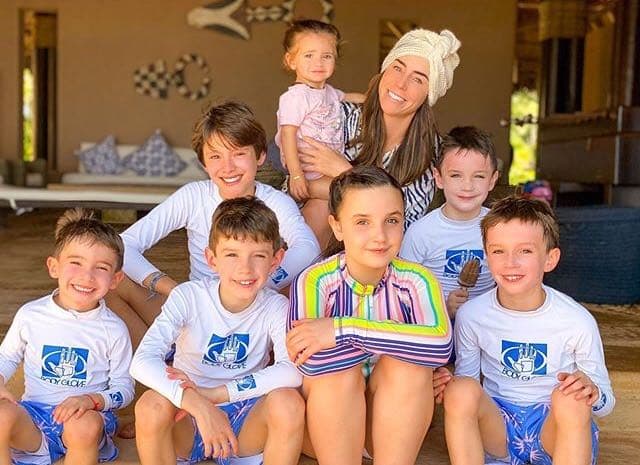 La conductora de 'Familias Frente al Fuego', Inés Gómez Mont ha formado una gran familia al lado de su actual marido, el abogado Victor Manuel Álvarez Puga. En conjunto, tienen ocho hijos. Cuatro son fruto del primer matrimonio de la conductora, dos de relaciones pasadas de Álvarez y dos de su matrimonio: Bosco y María.