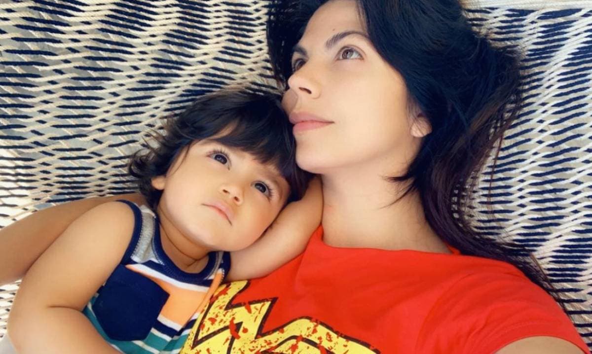 África Zavala revela si piensa tener más hijos pronto
