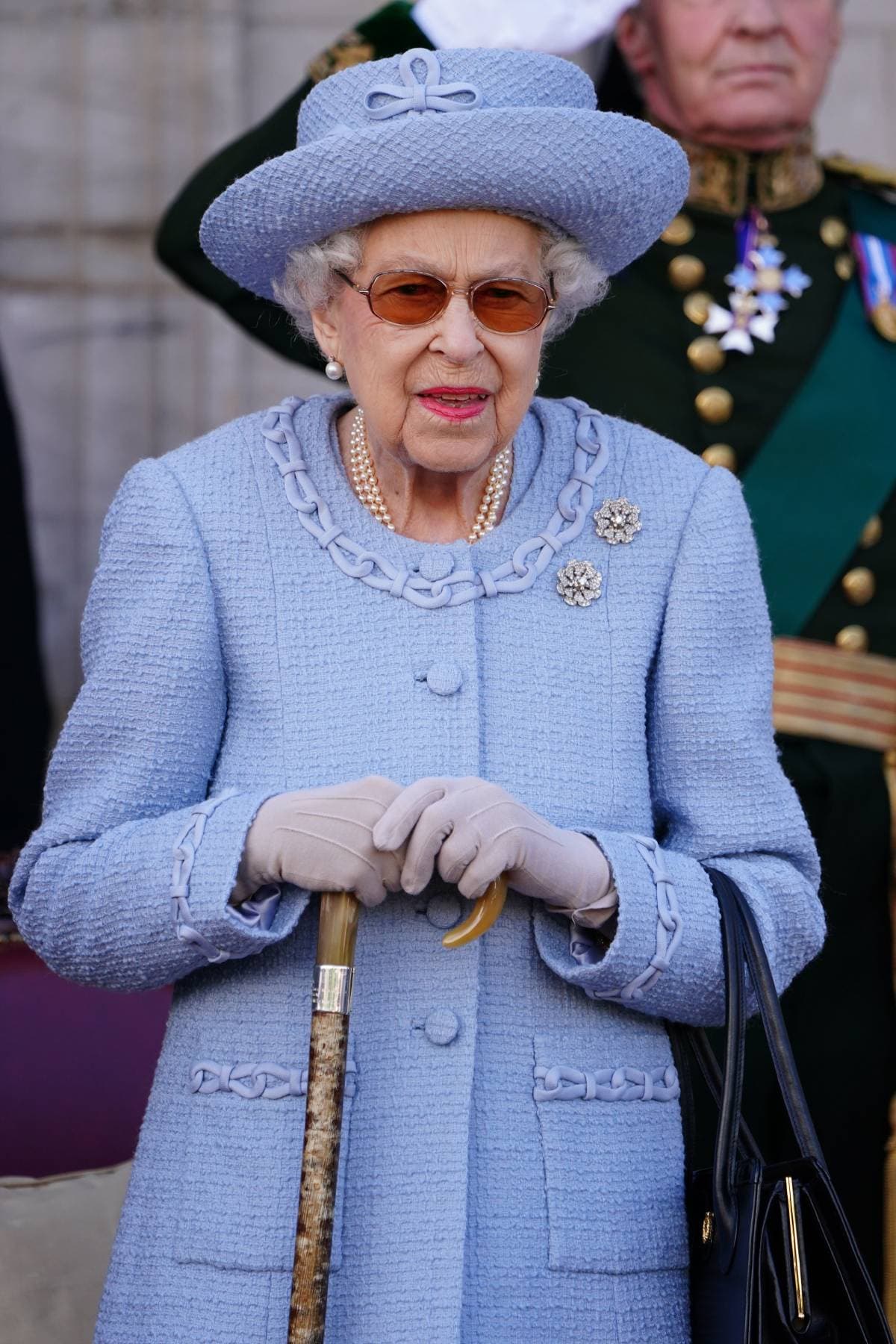 Reina Isabel II está bajo atención médica; preocupa su salud
