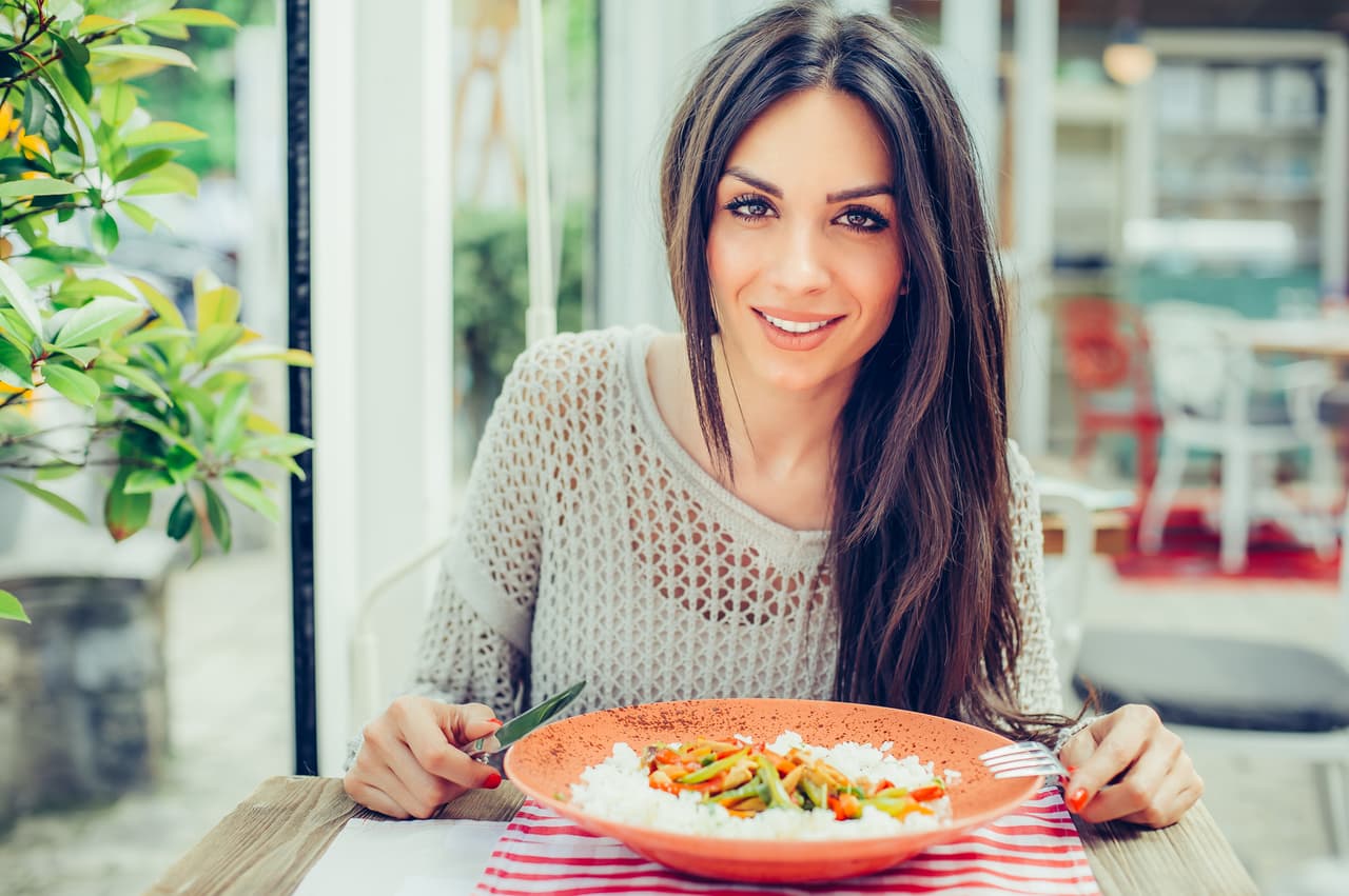 ¿Intentas bajar de peso? De acuerdo con la Universidad de Cambridge, en Reino Unido, estos alimentos le enviarán una señal de saciedad al cerebro. ¡Checa la galería!