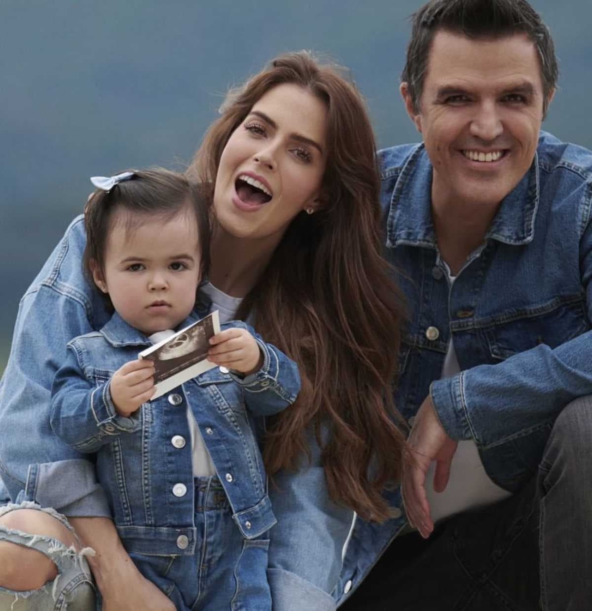 Claudia Álvarez está esperando mellizos