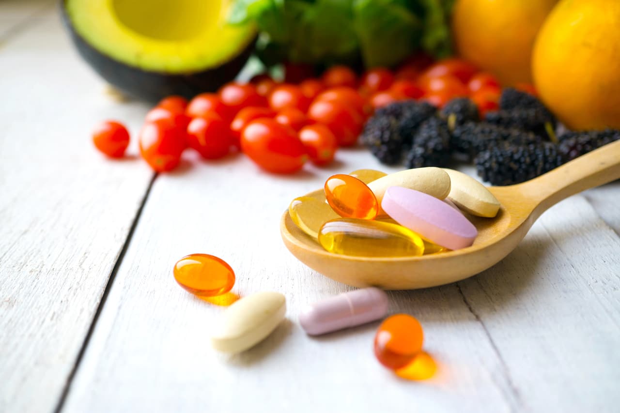 "Hay que estar bien hidratados y mantener hidratada la piel con cremas sin fragancia y aplicar antioxidantes como la vitamina C, que pueden pueden ayudar con los radicales libres".