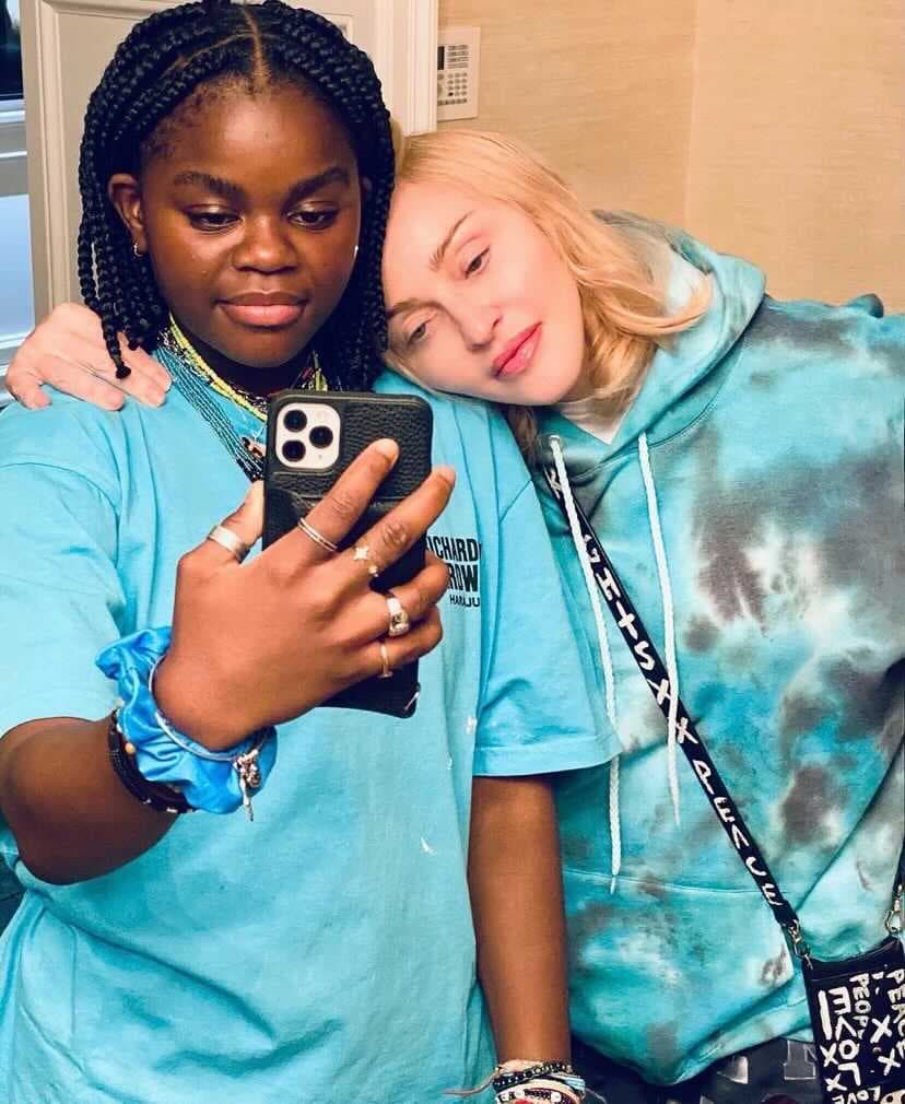 Esta semana, Madonna y su familia han estado de fiesta, pues su segunda hija adoptiva, Mercy James, cumplió 15 años el 26 de enero, por lo que la cantante decidió festejarle de una manera muy distinta, una celebración con sus amigos más cercanos.