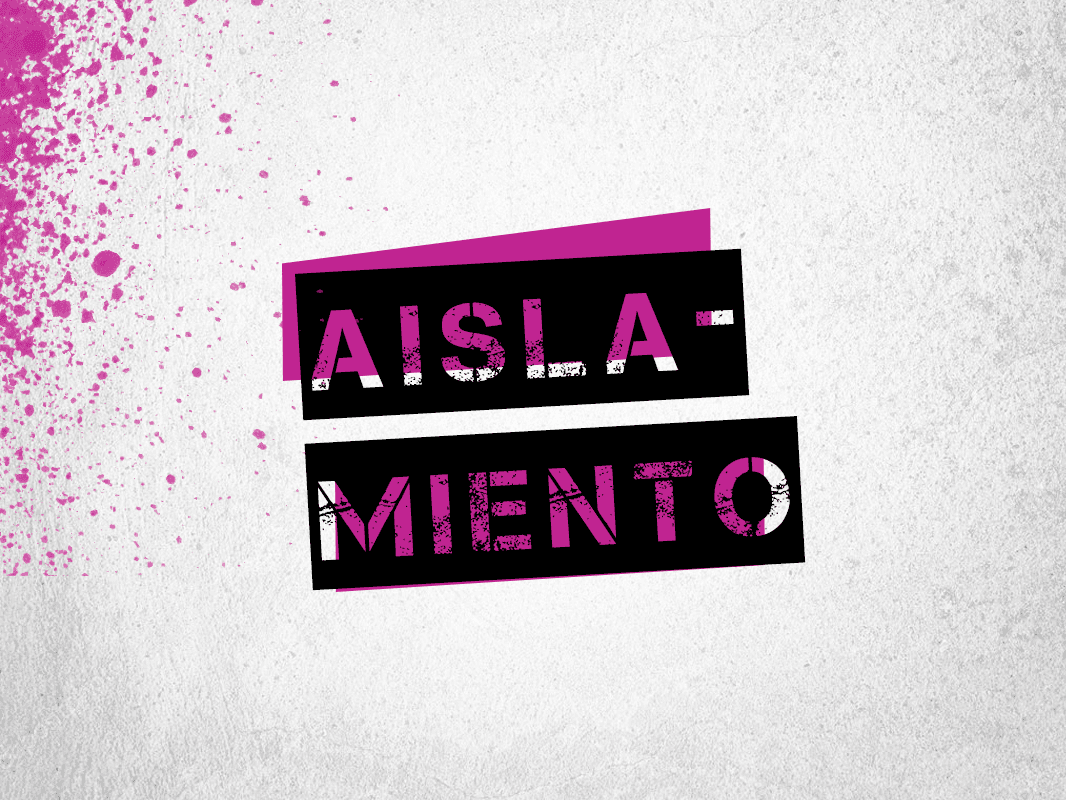Gómez explica que una pareja violenta te aísla al decirte comentarios negativos sobre las personas importantes en tu vida para que termines por alejarte de ellas: "Tus amigas realmente no te quieren, solo te usan", "tus papás no te quieren, solo quieren controlarte", etc.