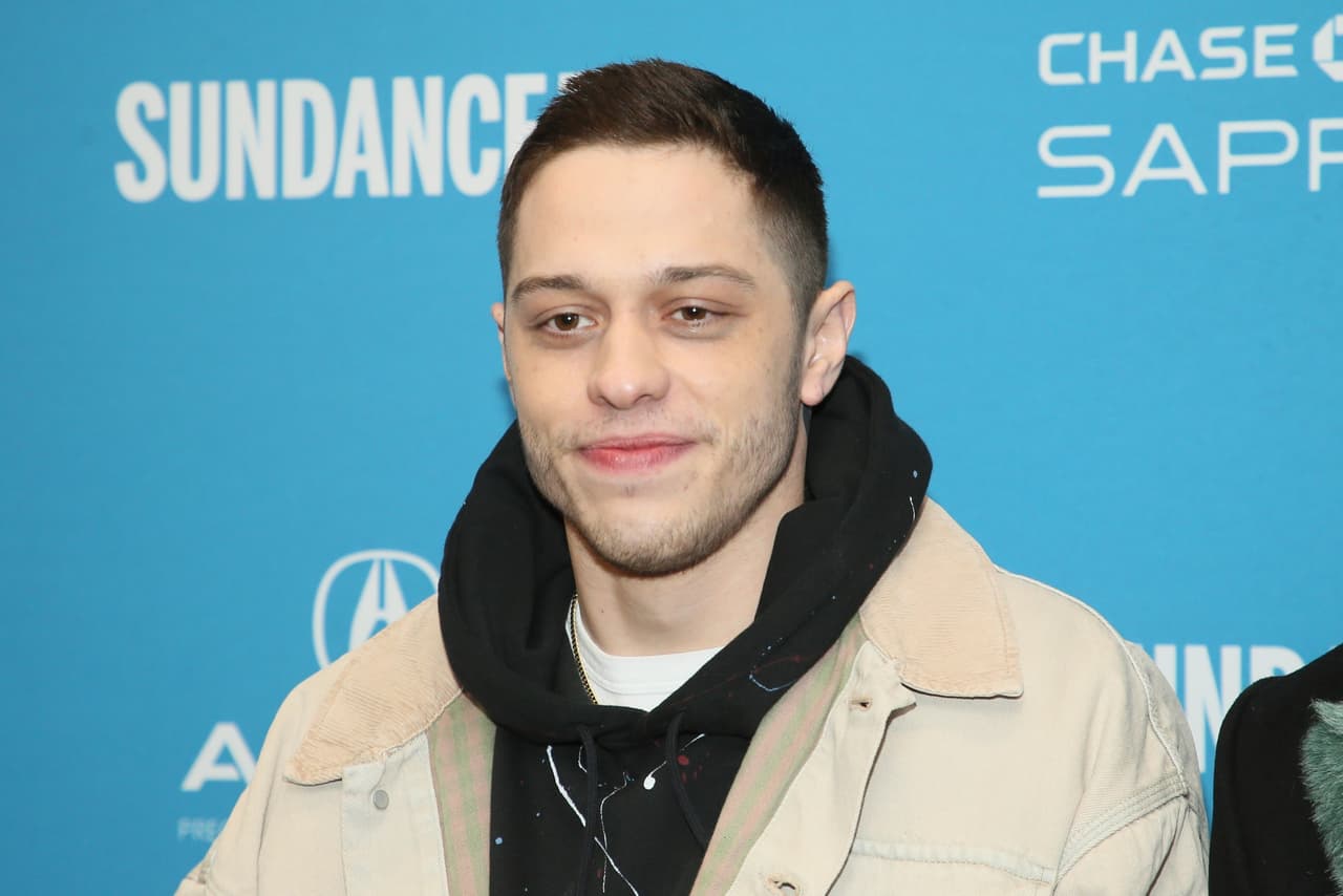 El comediante de Saturday Night Live, Pete Davidson es una de las pocas celebridades conocidas que han declarado padecer trastorno de personalidad límite (borderline). El ex novio de Ariana Grande fue diagnosticado desde que su adolescencia.