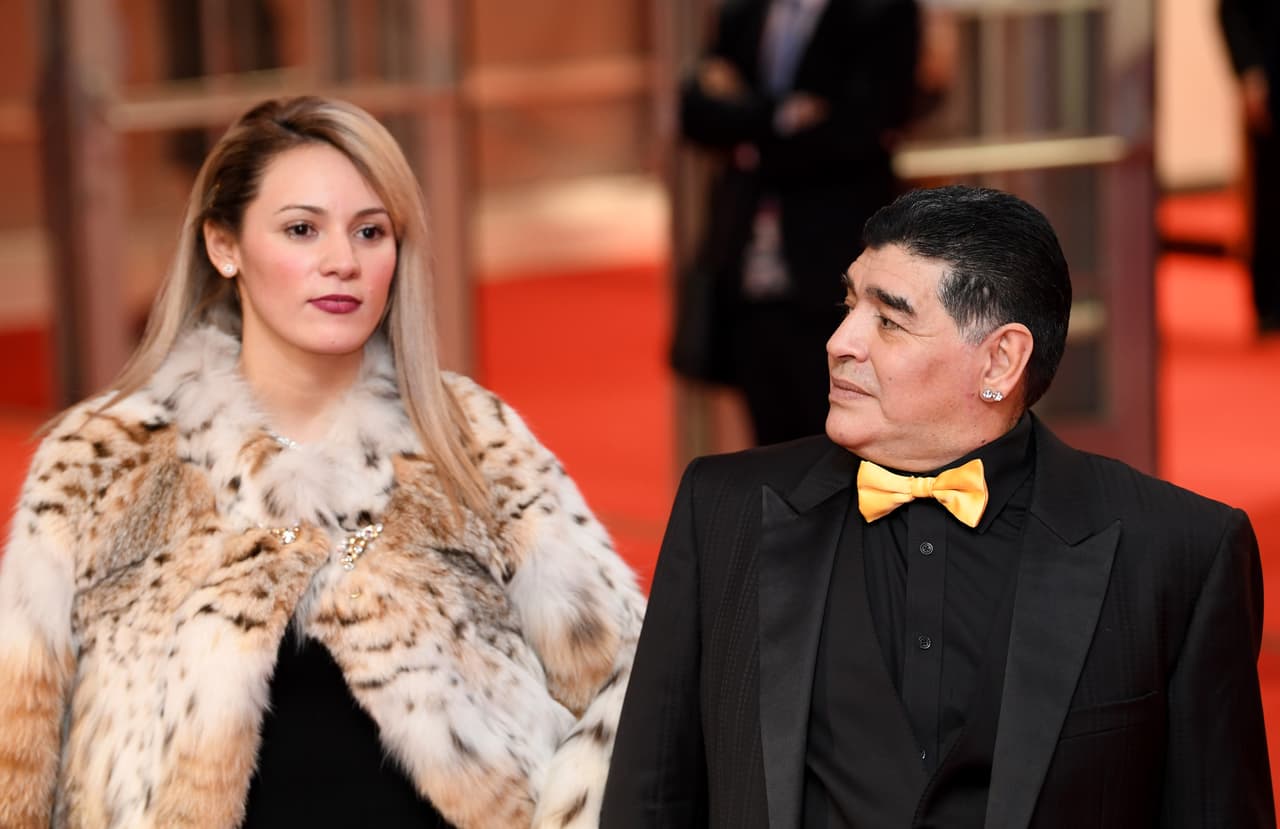 Luego de haber terminado la relación con Verónica, empezó a salir con Rocío Oliva, su última relación formal. Tuvieron planes de boda, pero de acuerdo con una entrevista que dio la también futbolista para ‘Palmita Online’, los problemas en su noviazgo acabaron con los planes. En el 2018 dieron por terminado el amorío.