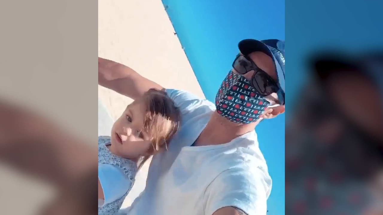 Mira cómo Kailani disfruta de un rico paseo en bici al lado de su papá, Mauricio Ochmann