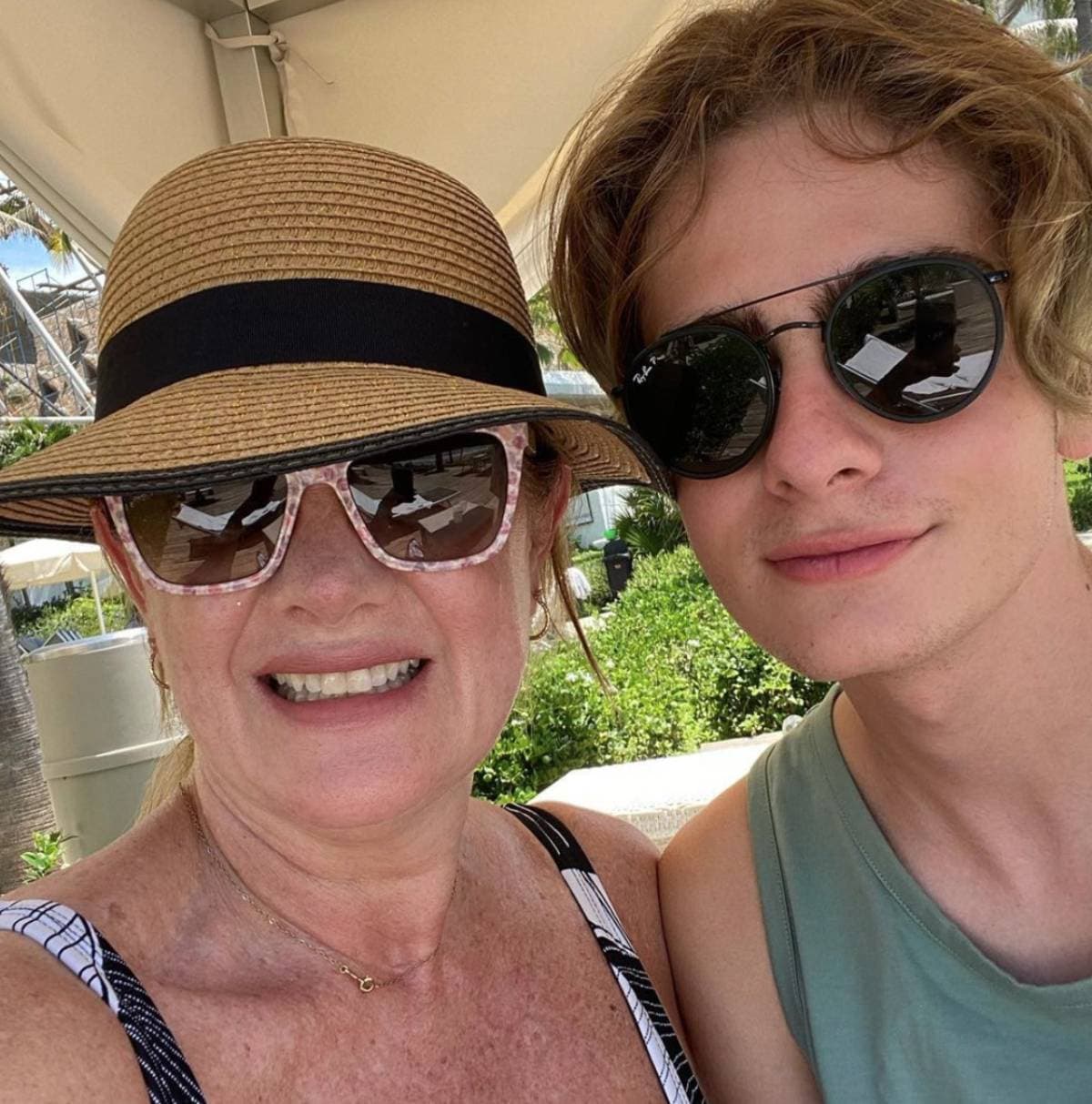 Erika Buenfil comparte foto inédita de cuando dio a luz a Nicolás