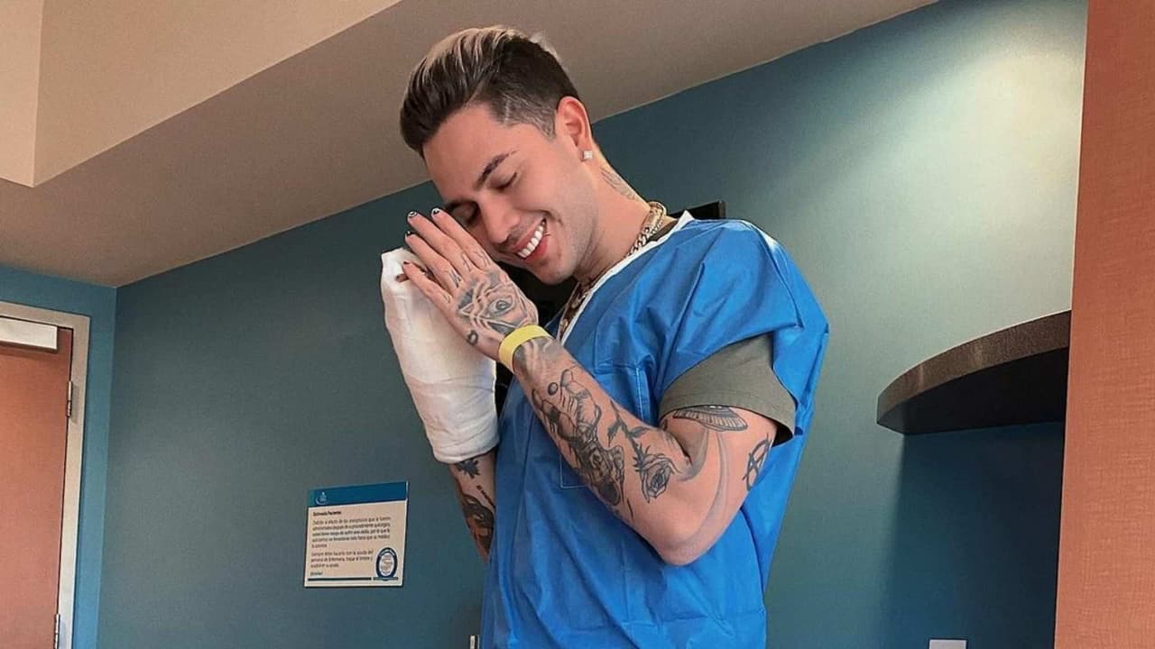 Captan el momento exacto en que JD Pantoja y Kimberly Loaiza conocen a su hijo Juanito en el quirófano