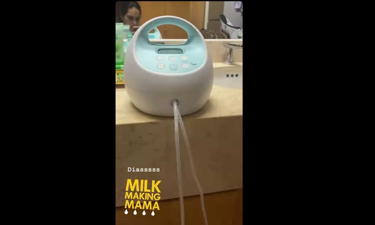 Tania Rincón se da el tiempo de extraerse leche, mientras conduce en 'Hoy'