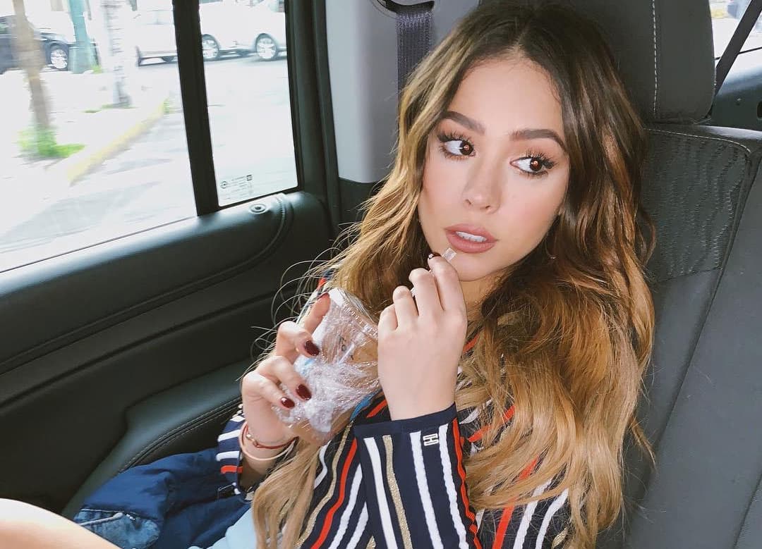 Danna Paola hace a un lado la imagen de niña buena