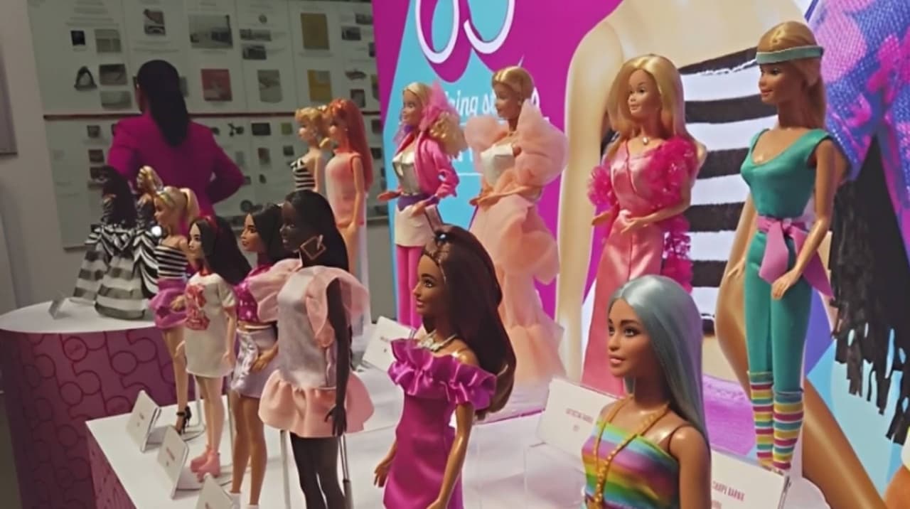 Barbie cumple 67 años: La icónica muñeca celebra casi siete décadas como símbolo cultural