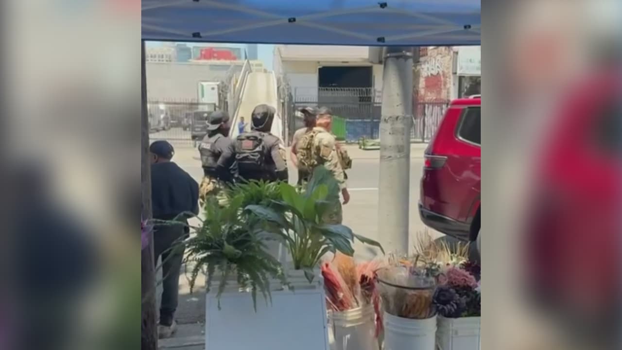 Redada en un mercado de Los Ángeles genera pánico: ladrones aprovecharon para robar a los vendedores