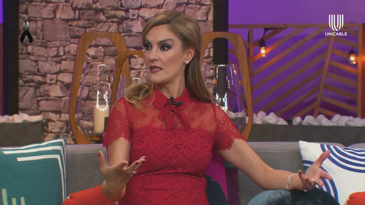 Chantal Andere revela que en la famosa escena de Marimar, a Thalía le pusieron chocolate y a ella ¡lodo real!