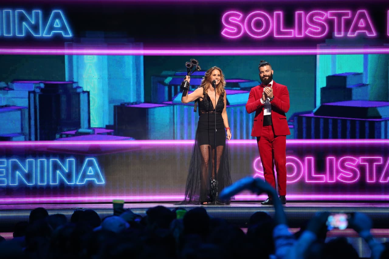 Además de ser presentadora, también se coronó en la categoría de Mejor Solista Femenina.
