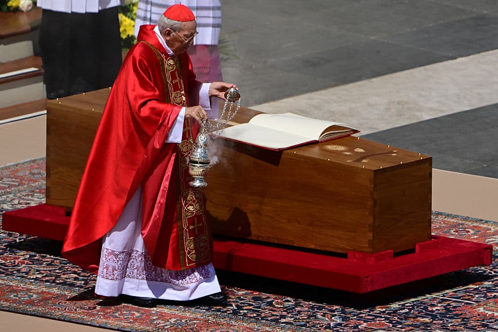 El funeral de Francisco deja una reprimenda a los poderosos y un guiño a los inmigrantes