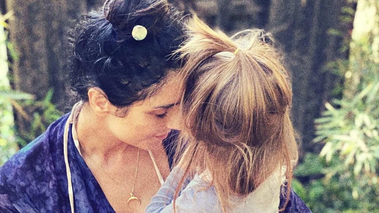 Kailani está obsesionada con una canción, y su mamá, Aislinn Derbez, la presume