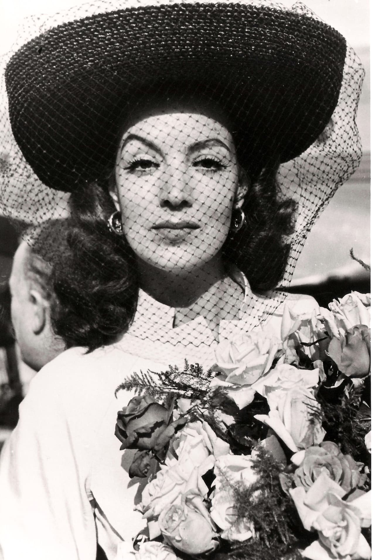 María Félix conquistó muchos corazones, pero solo con cuatro llegó al altar. Con su primer esposo, Enrique Álvarez Alatorre tuvo a su único hijo, Enrique. Agustín Lara fue su segundo amor; los celos de él acabaron con su matrimonio. Posteriormente, se casó con Jorge Negrete, pero la unión duró hasta que él falleció. Dieciocho años duró con su último marido, un banquero francés llamado Alexander Berger, con quién permaneció hasta que él murió.