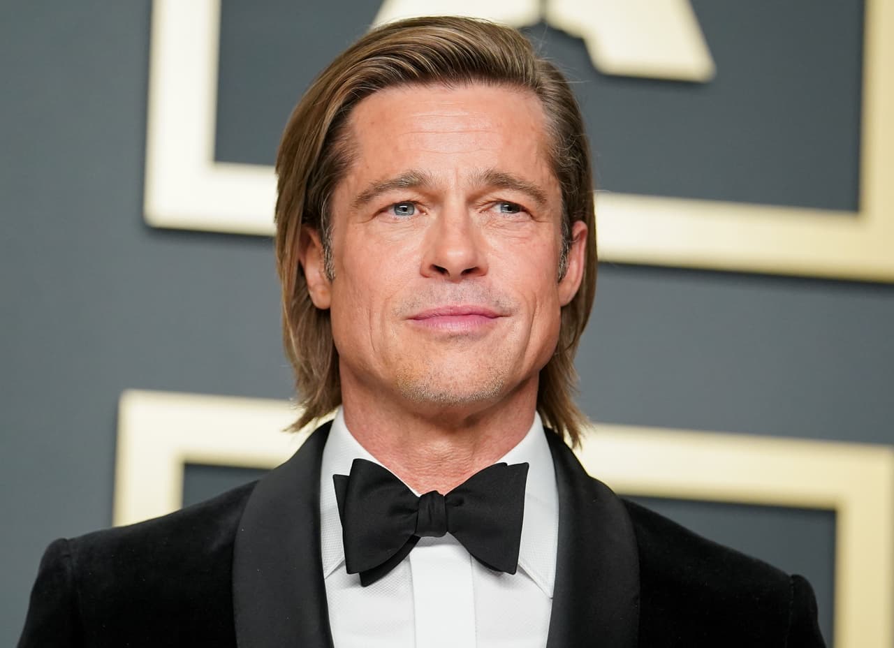 HOLLYWOOD, CALIFORNIA - FEBRUARY 09: Brad Pitt, winner of Best Actor in a Supporting Role for "Once Upon a Time...in Hollywood”, poses in the press room during 92nd Annual Academy Awards at Hollywood and Highland on February 09, 2020 in Hollywood, California. (Photo by Rachel Luna/Getty Images)