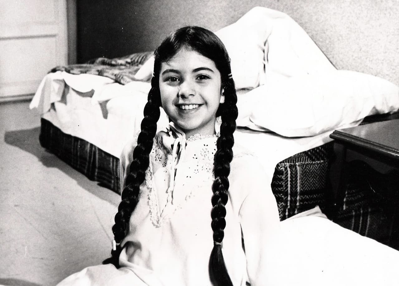 Lucero es una de las celebridades mexicanas más queridas, y es que el público la conoce des que era una niña, y es que a sus 10 años, la artista ya había salido en varios programas de televisión como ‘Alegrías de mediodía’ y ‘Chiquilladas’. 
<br>