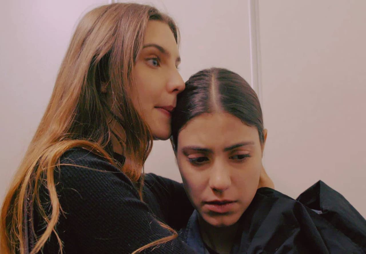 Valentina y Juliana en un capítulo de Amar a muerte