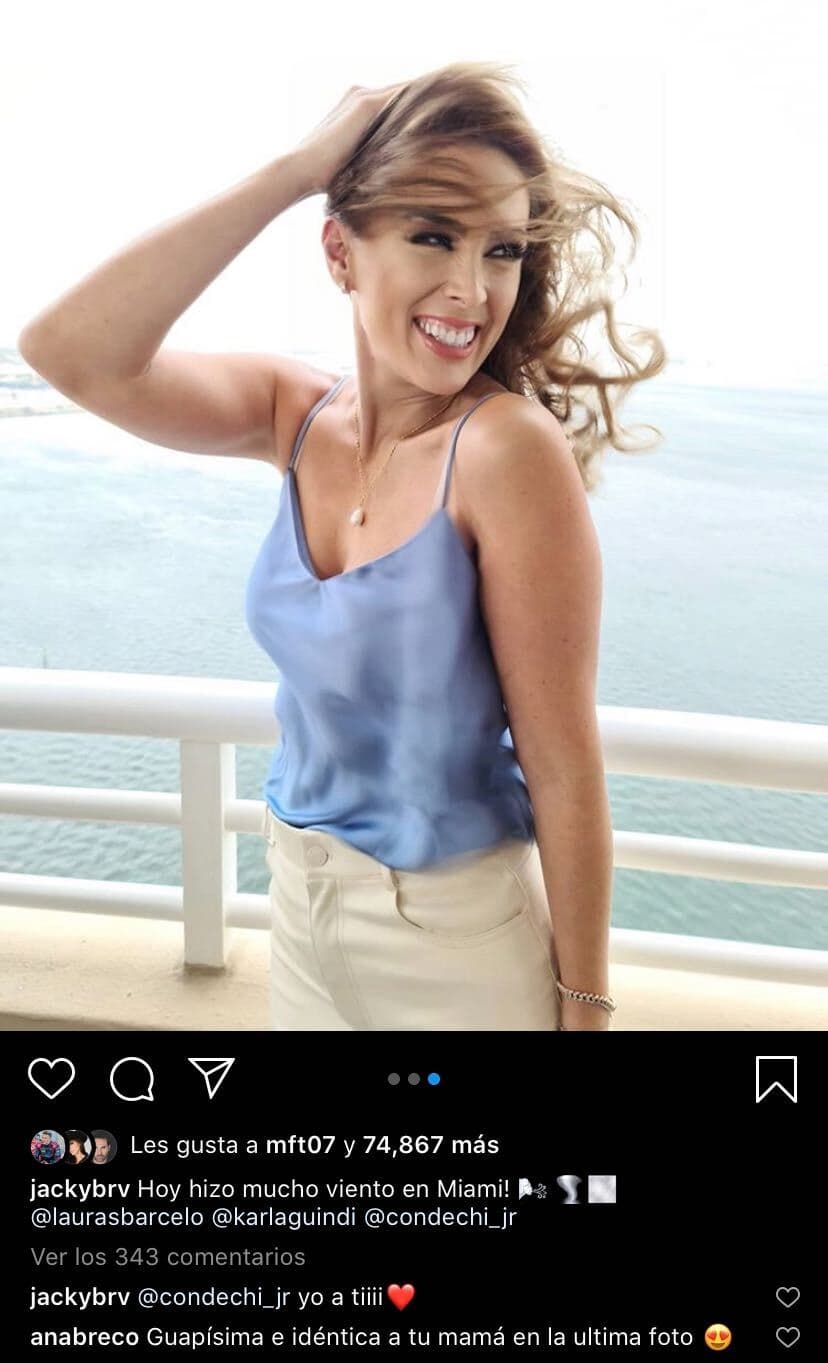 Y ahora la curiosidad de sus seguidores revivió luego de que Jacky subiera una serie de imágenes a su Instagram en las que muchos, entre ellos Ana Brenda Contreras, aseguraron que es idéntica su mamá, y entre más pasa el tiempo, más grande es el parecido. 
<br>